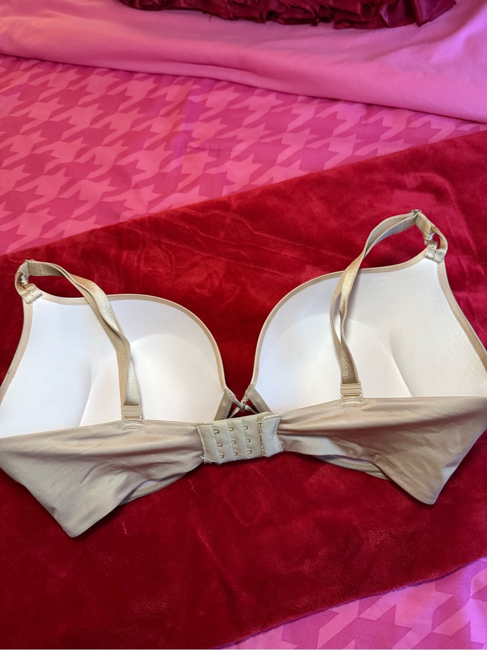 Victoria's Secret Nude Bombshell Bra - Picture 2 of 4